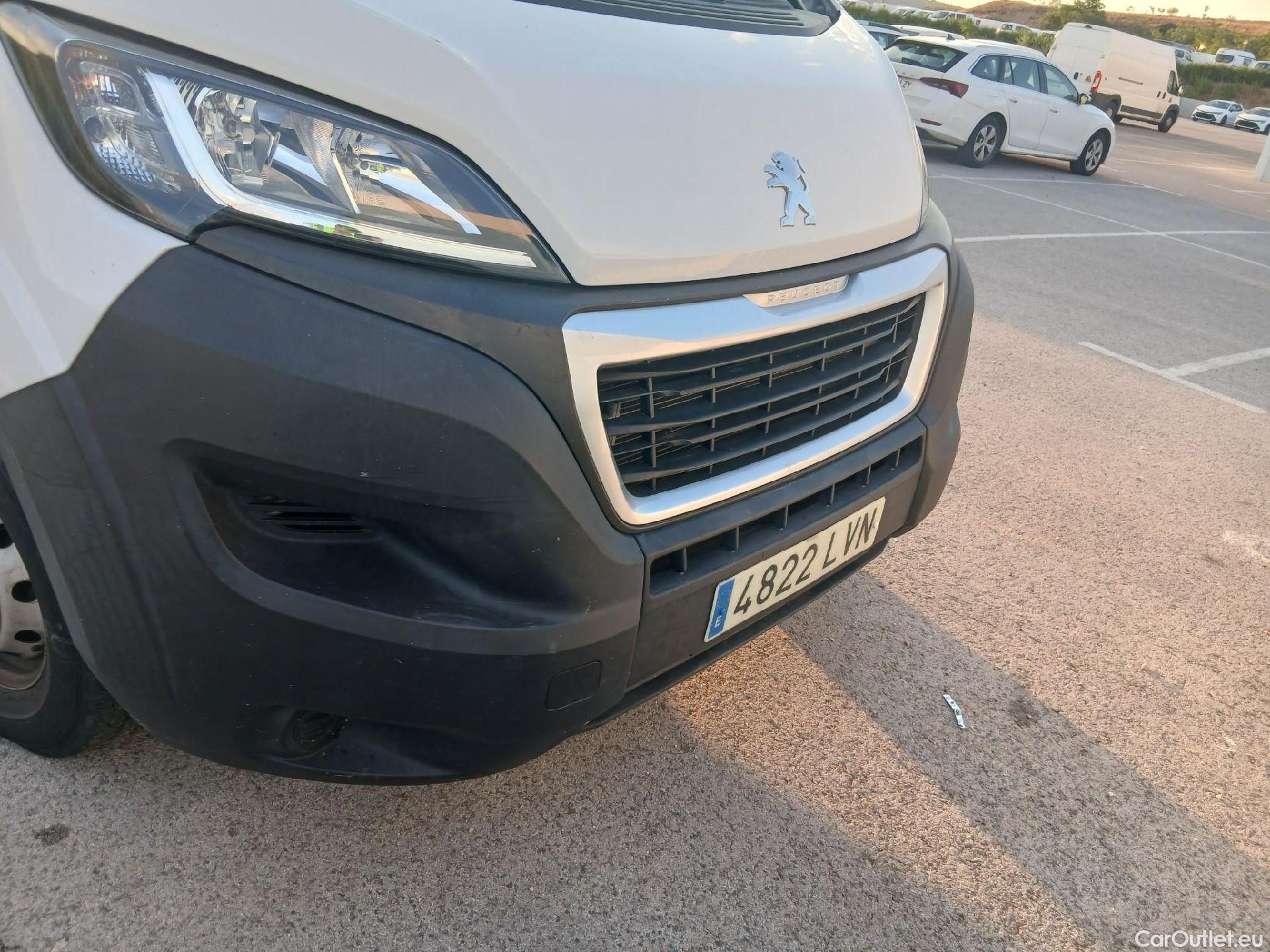  Peugeot  Boxer PEUGEOT  / 2014 / 4P / furgón 335 L2 H2 BHDI 103kW (140CV) S&S 6 V. M #24