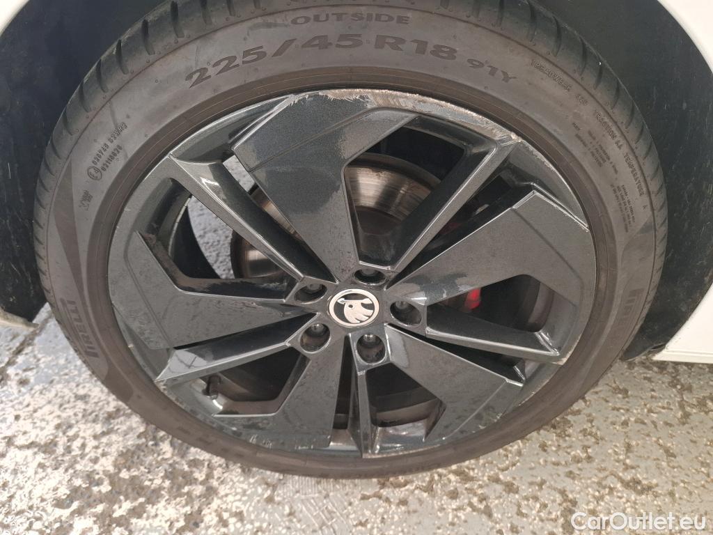  Skoda  Octavia  Break RS 2.0 TDI 200CV BVA7 E6d #19