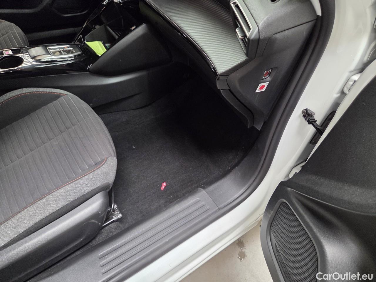  Peugeot  2008 1.2 PureTech 130CP Active Pack Auto STT #18