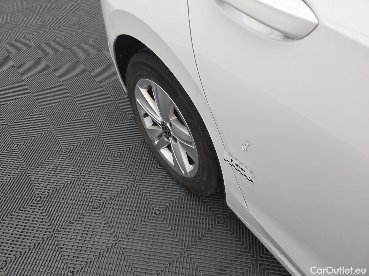  Volkswagen  Golf  Life 1.5 eTSI ACT DSG mild-Hybrid #8