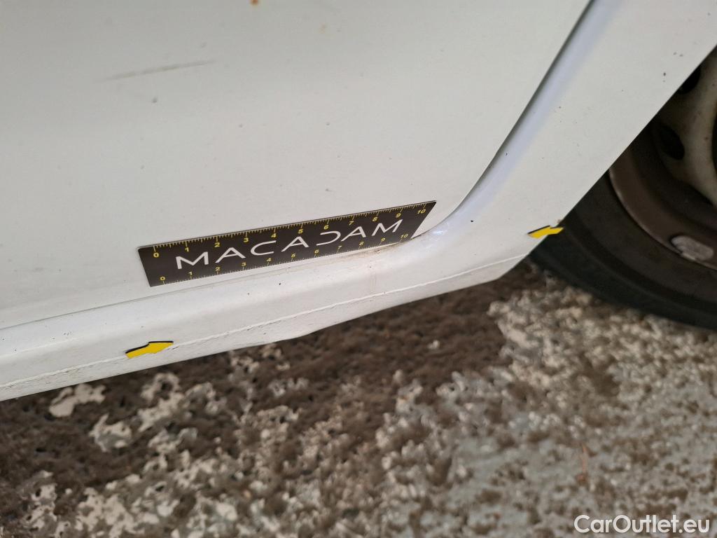  Renault  Master  III Fourgon L2H2 3 5 Grand Confort dCi 135CV BVM6 E6dT #18