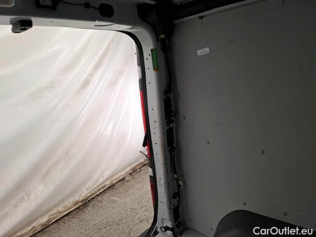 Renault  Trafic  Fourgon L2H1 3T Grand Confort 2.0 dCi 130CV BVM6 E6d #19