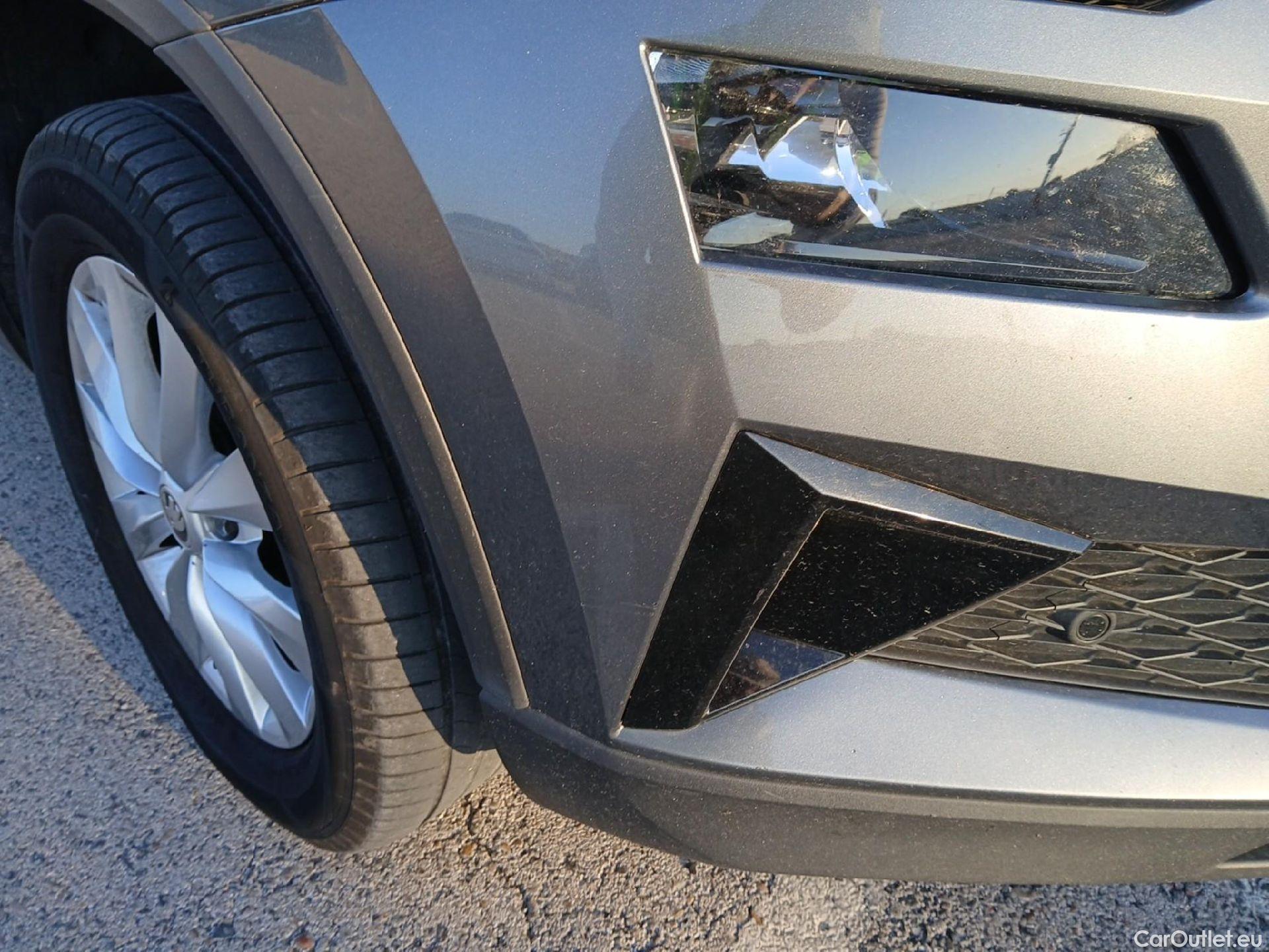  Skoda  Karoq SKODA  / 2021 / 5P / todoterreno 2.0 TDI 85kW (115CV) Ambition (AC) #11