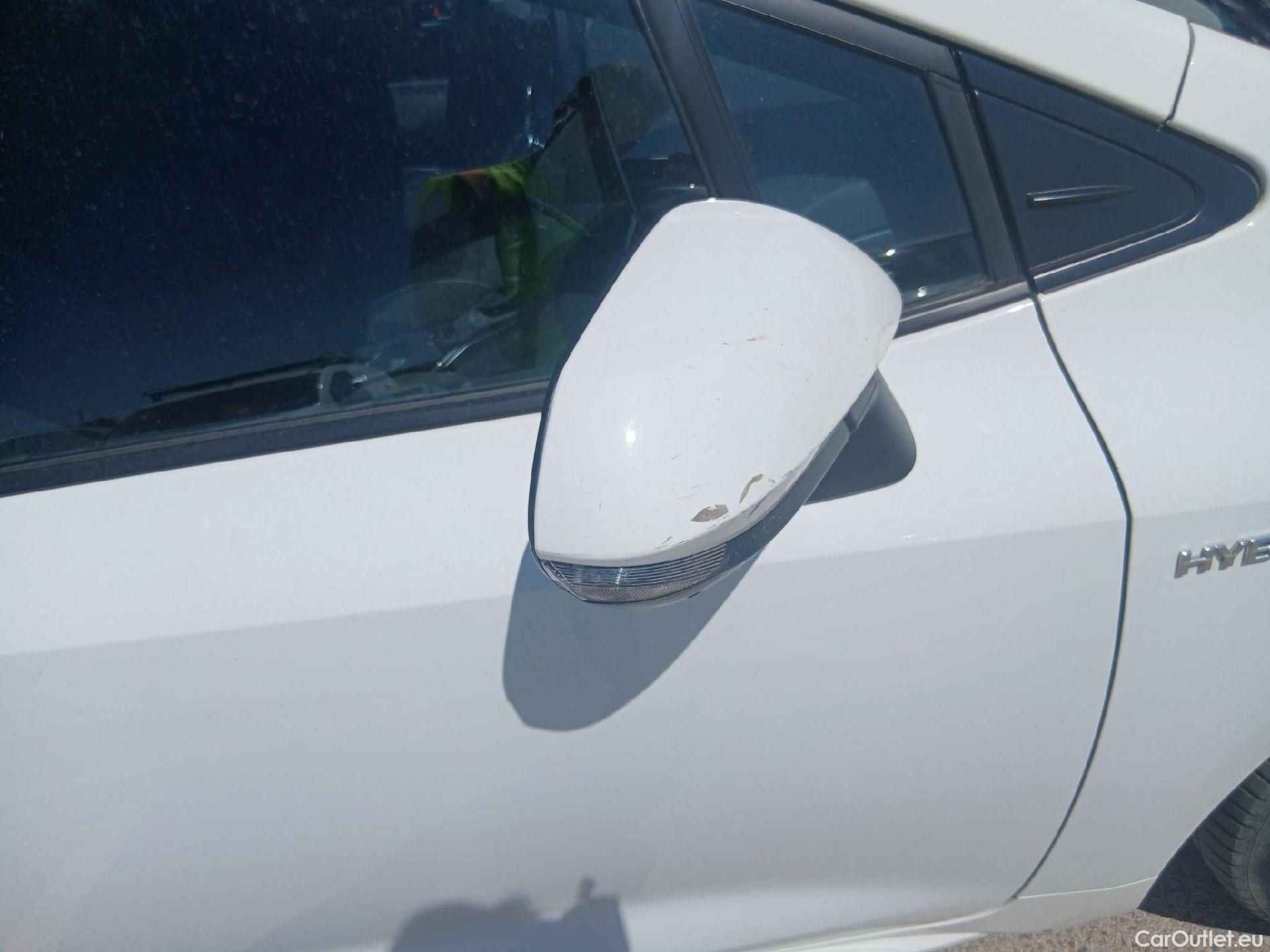  Toyota  Corolla TOYOTA  / 2019 / 5P / berlina con portón 1.8 125H BUSINESS PLUS E-CVT #32
