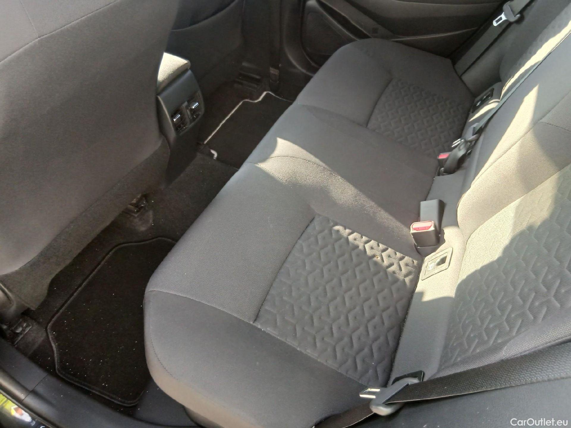  Toyota  Corolla TOYOTA  familiar 1.8 125H ACTIVE TECH E-CVT TOU SPORT #15