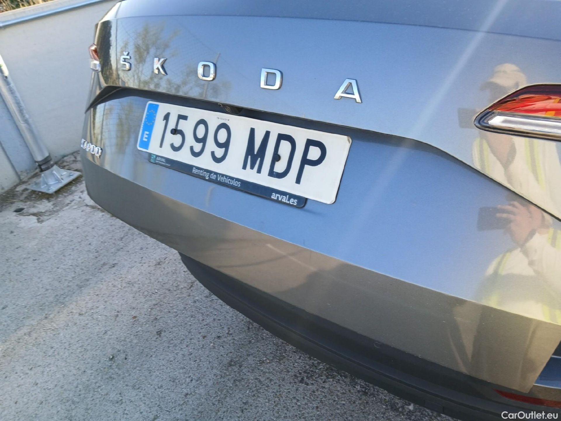  Skoda  Karoq SKODA  / 2021 / 5P / todoterreno 2.0 TDI 85kW (115CV) Ambition (AC) #26