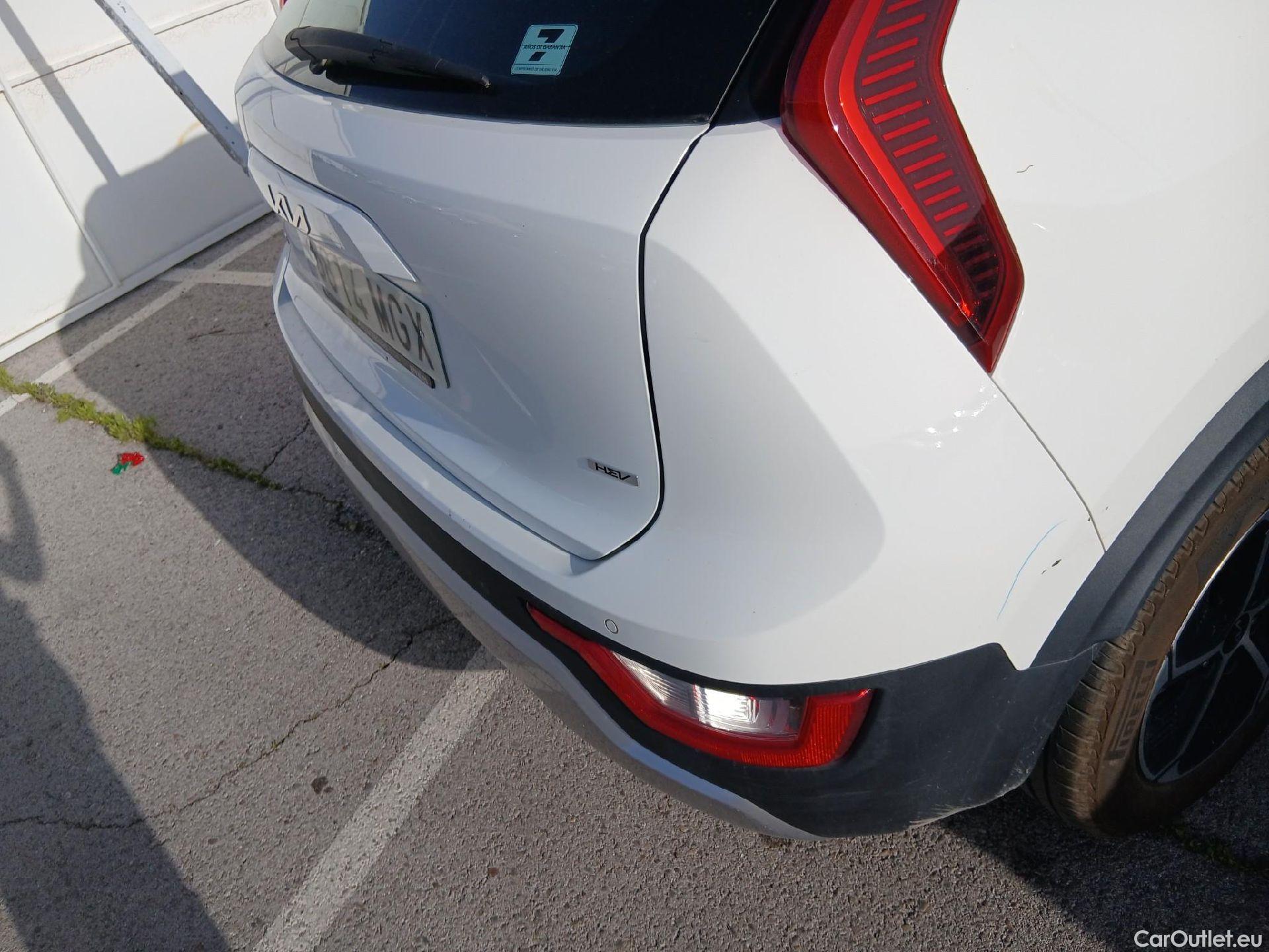  KIA  Niro KIA  / 2022 / 5P / crossover 1.6 GDi HEV 104kW (141CV) Concept #19