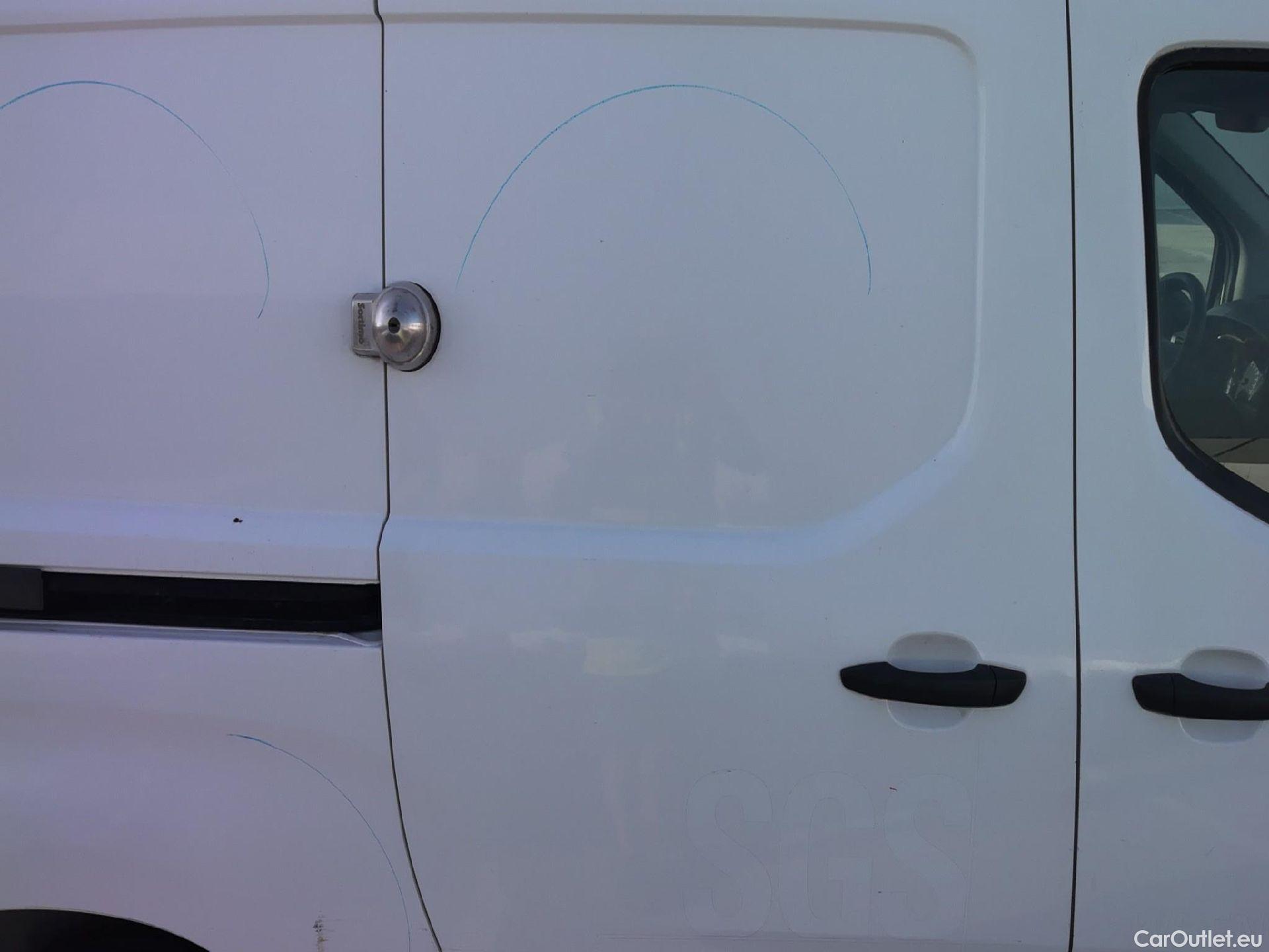  Citroen  Berlingo CITROEN  / 2018 / 4P / furgón derivado de turismo Talla XL BlueHDi 100 CONTROL #22