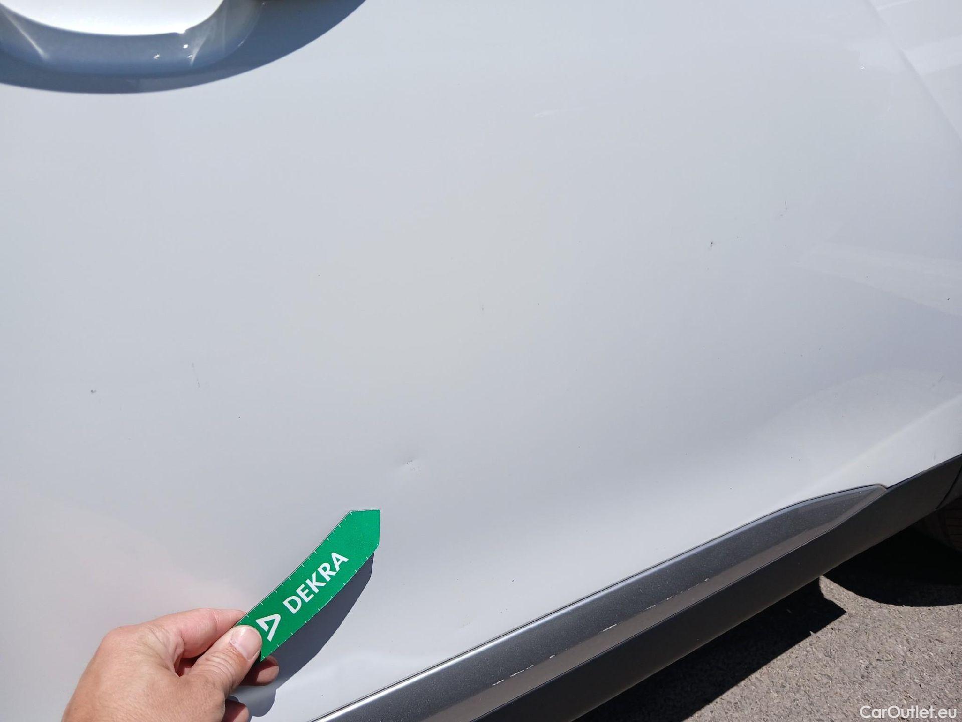  Peugeot  2008 PEUGEOT  / 2019 / 5P / todoterreno Allure BlueHDI 100 S&S BVM6 (AC) #33