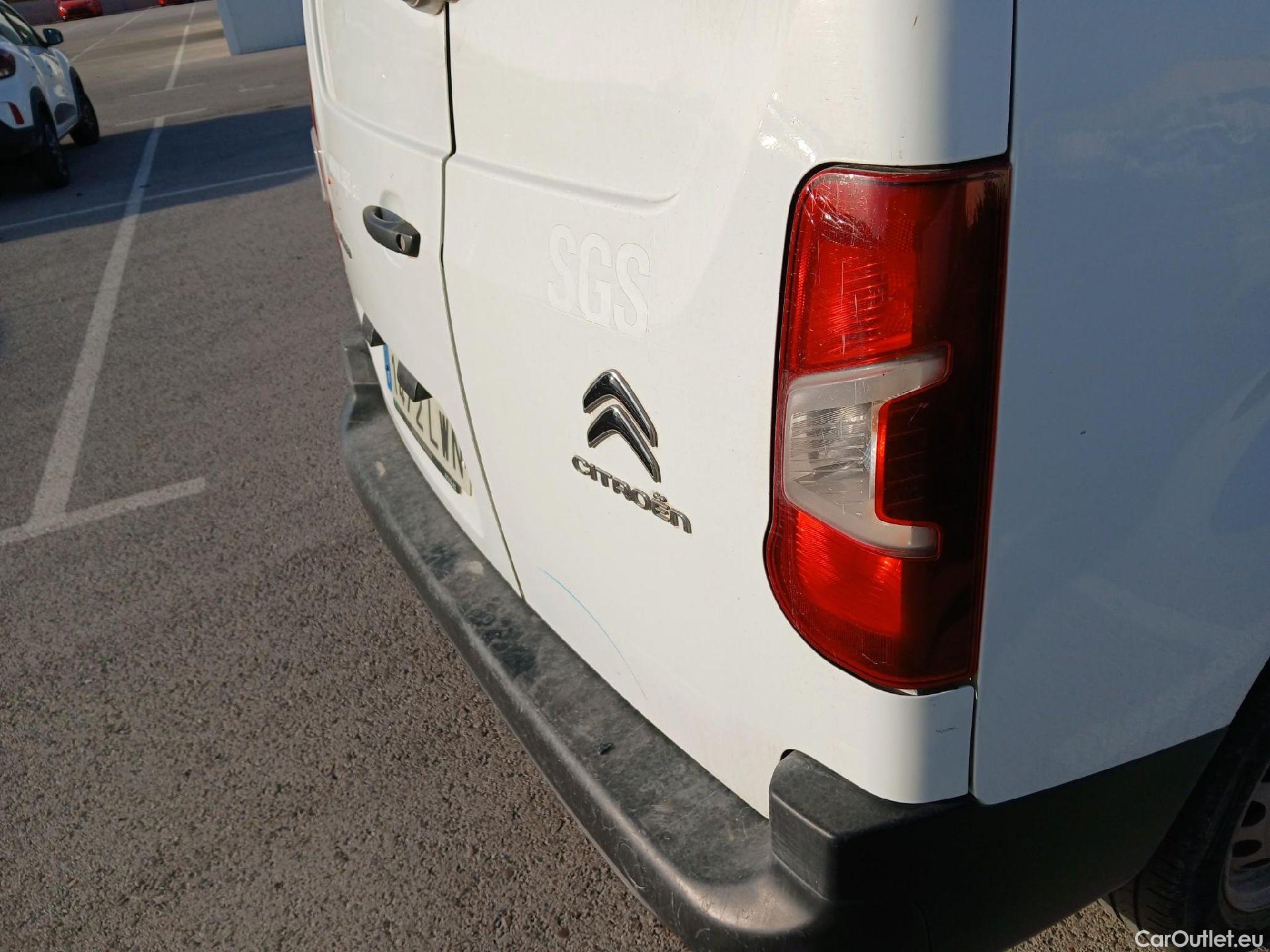  Citroen  Berlingo CITROEN  / 2018 / 4P / furgón derivado de turismo Talla XL BlueHDi 100 CONTROL #18