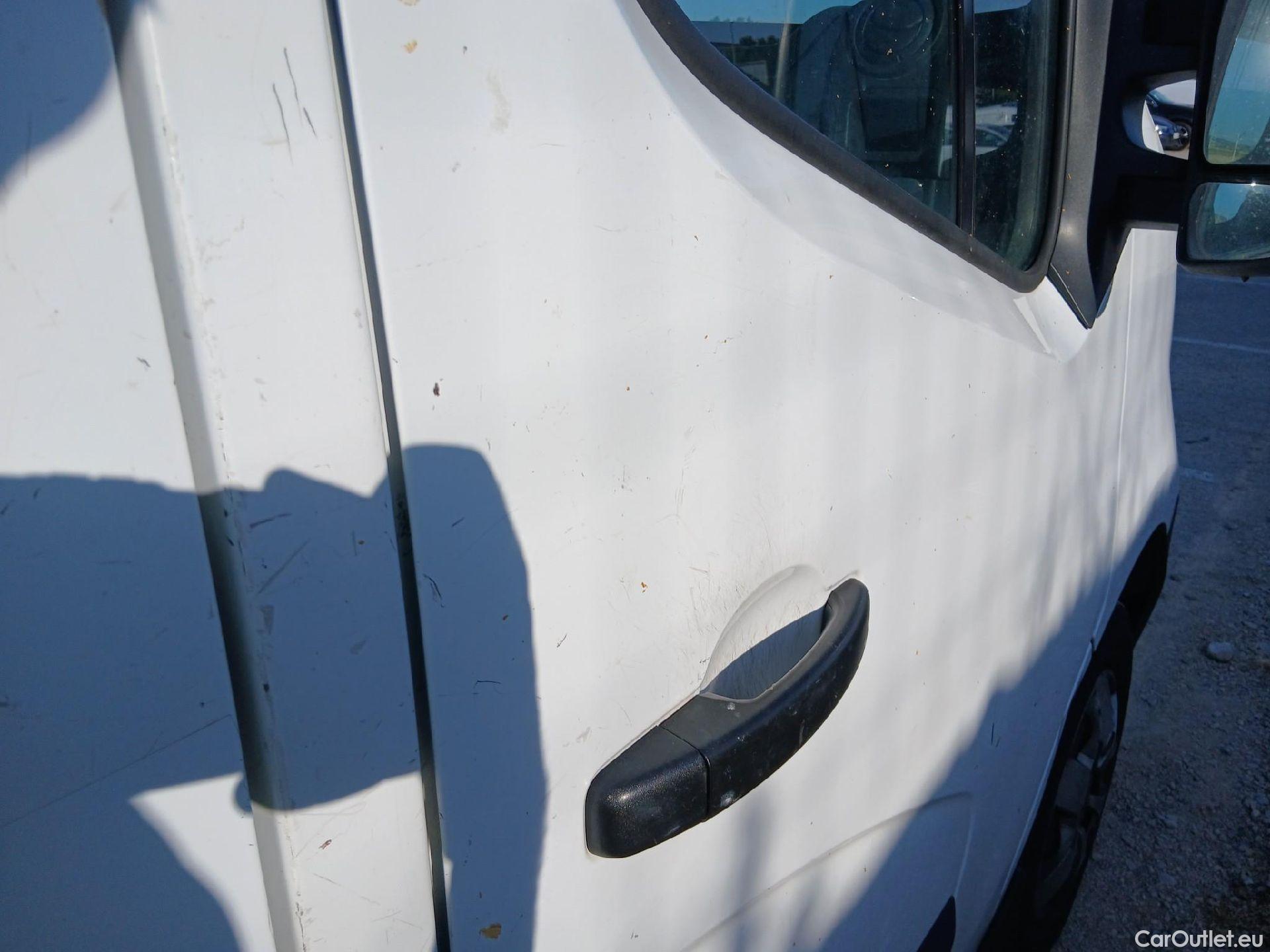  Nissan  NV400 NISSAN  / 2011 / 4P / furgón L2H2 3,5T 2.3dCi EU6 96kW FWD BASIC #28