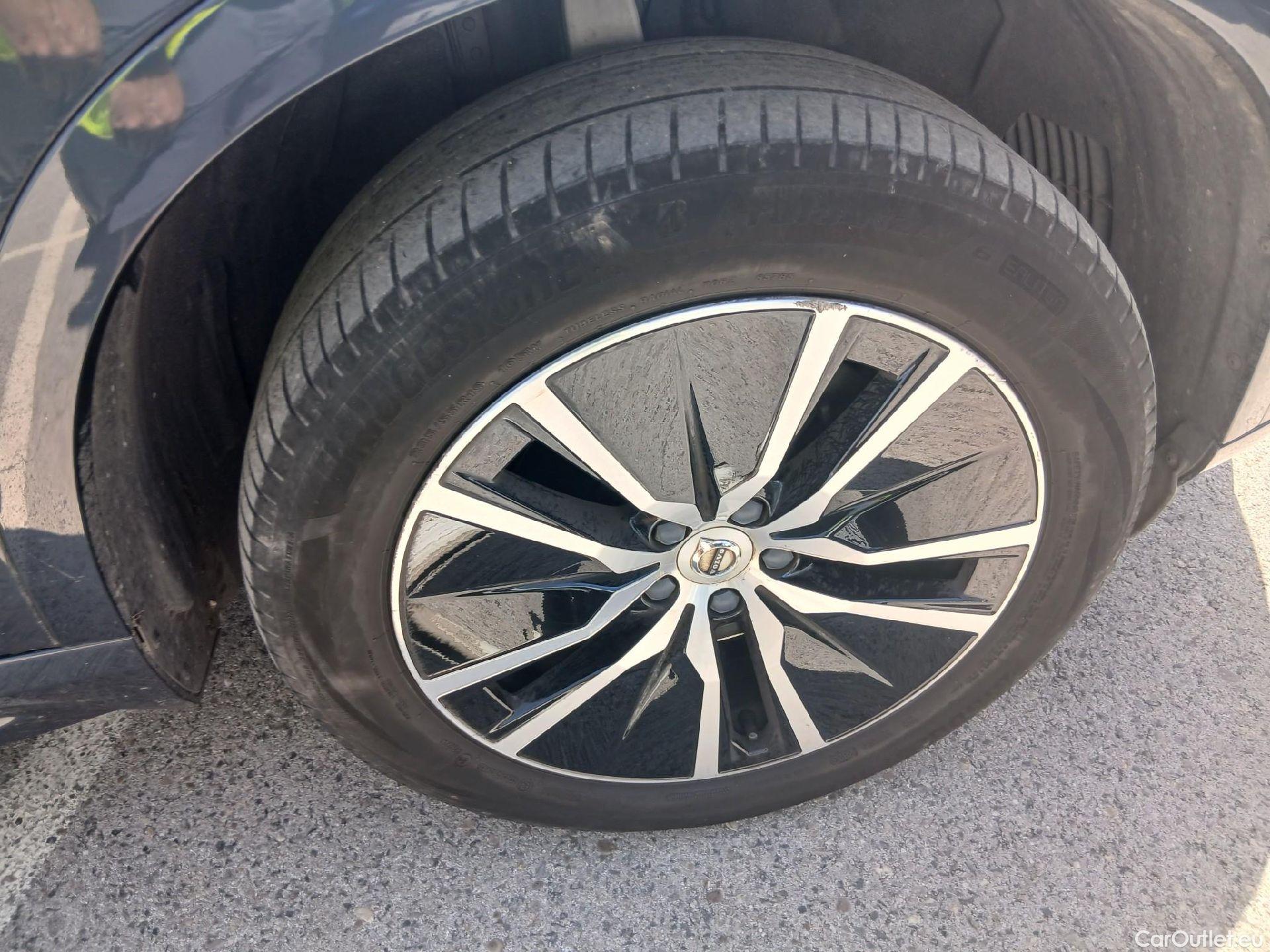  Volvo  XC90 VOLVO  / 2019 / 5P / todoterreno 2.0 B5 D AWD Momentum Pro Auto #47