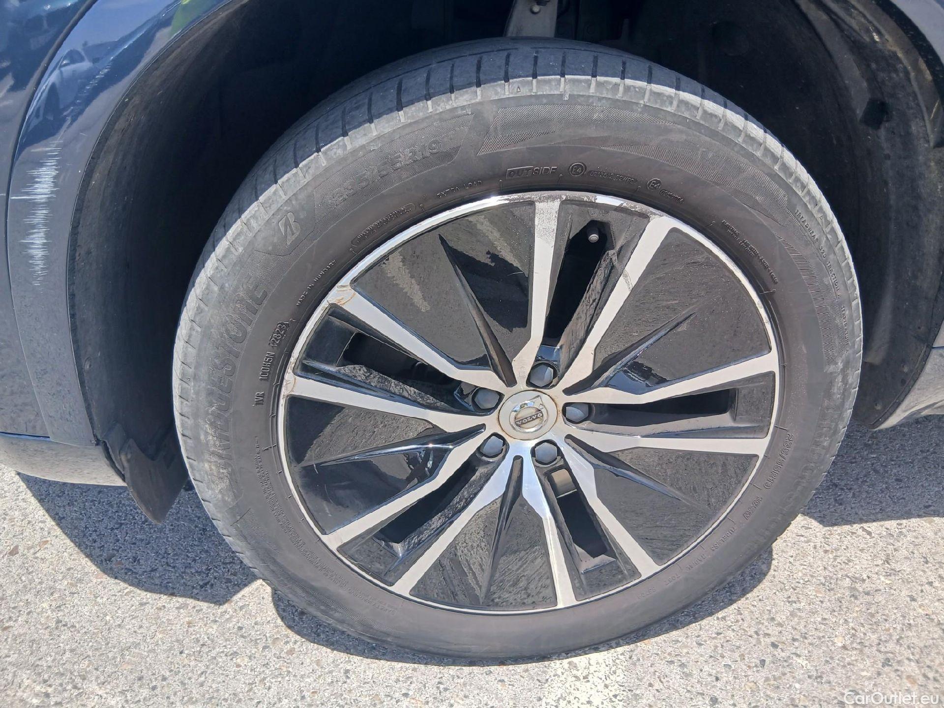  Volvo  XC90 VOLVO  / 2019 / 5P / todoterreno 2.0 B5 D AWD Momentum Pro Auto #9