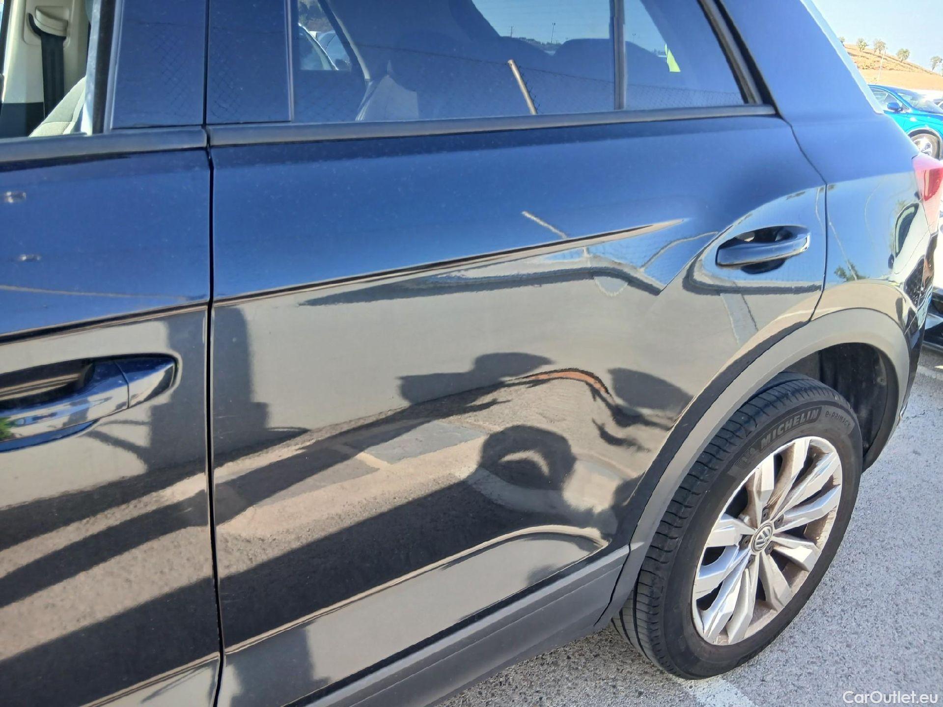  Volkswagen  T-ROC VOLKSWAGEN  / 2017 / 5P / todoterreno Advance 1.6 TDI 85 kw (115CV) (AC) #17