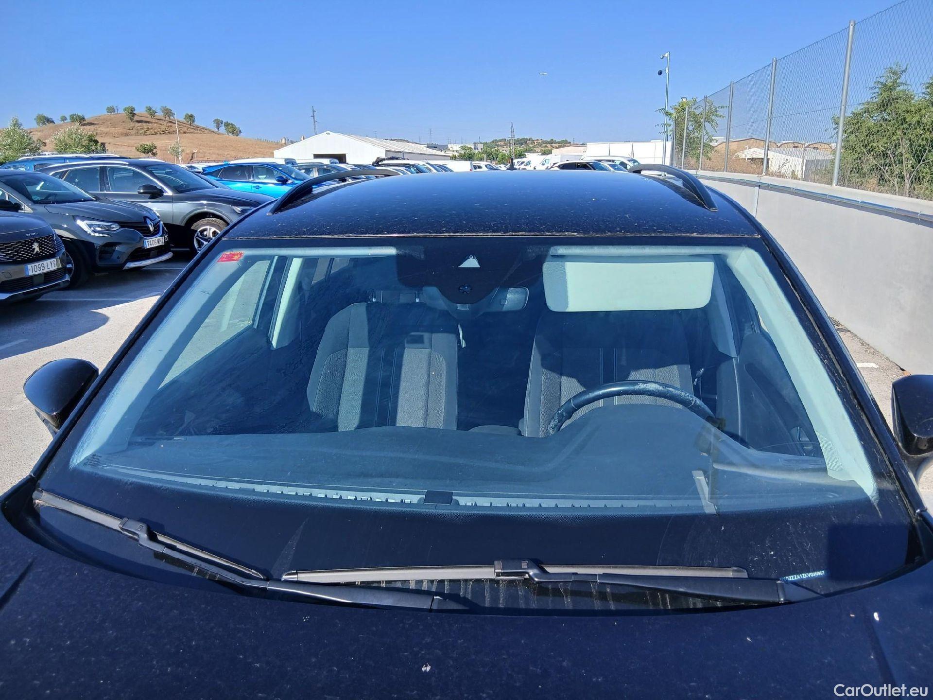  Volkswagen  T-ROC VOLKSWAGEN  / 2017 / 5P / todoterreno Advance 1.6 TDI 85 kw (115CV) (AC) #48