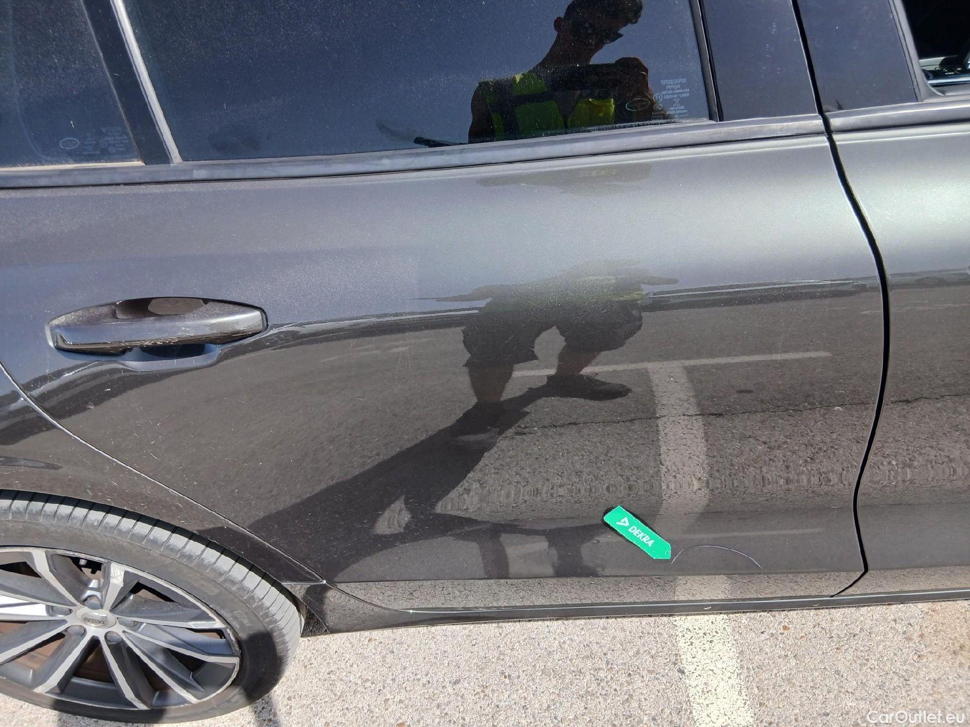  Volvo  V60 VOLVO  / 2018 / 5P / familiar 2.0 B4 (D) Momentum Auto #31