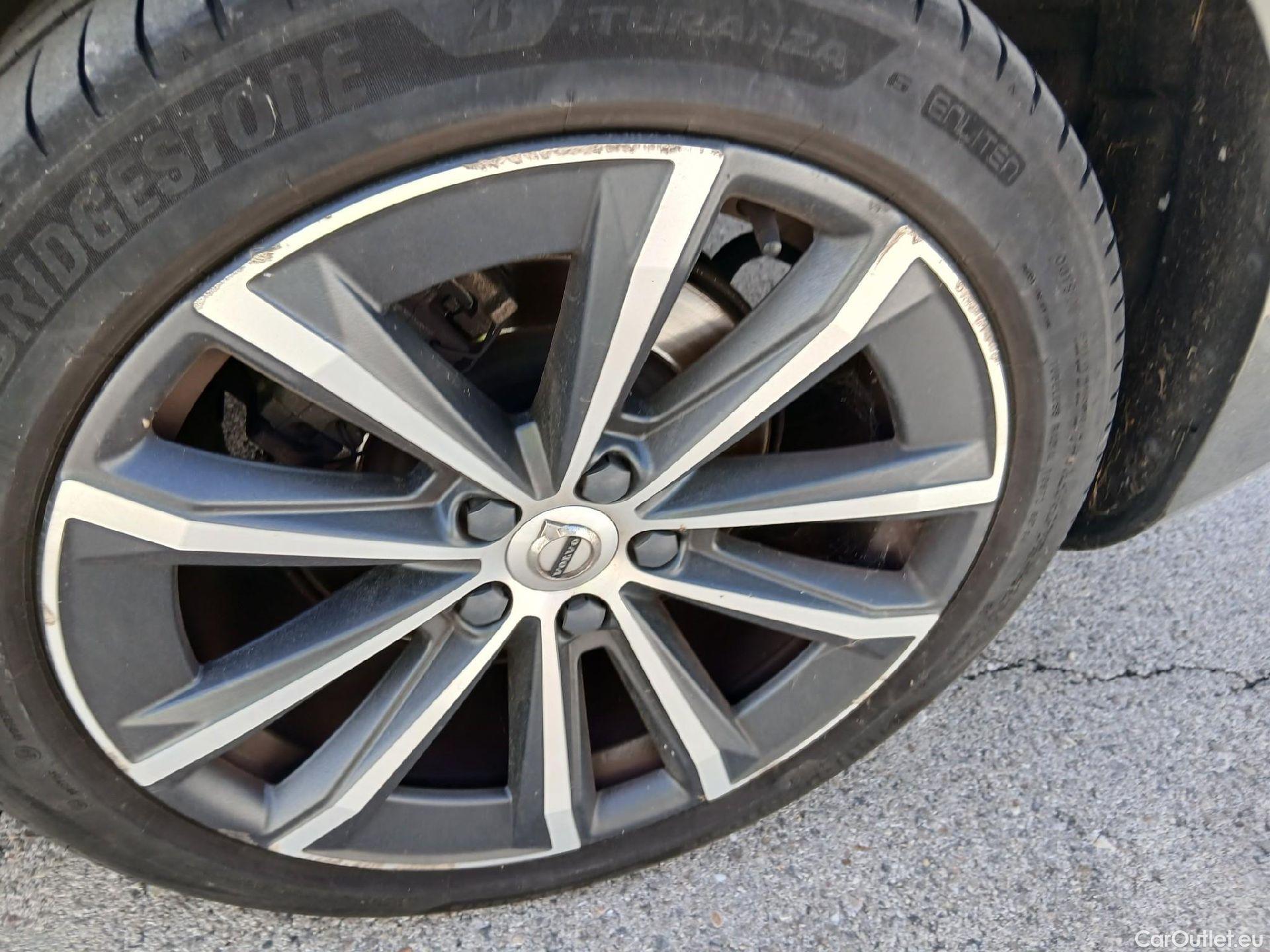  Volvo  V60 VOLVO  / 2018 / 5P / familiar 2.0 B4 (D) Momentum Auto #12