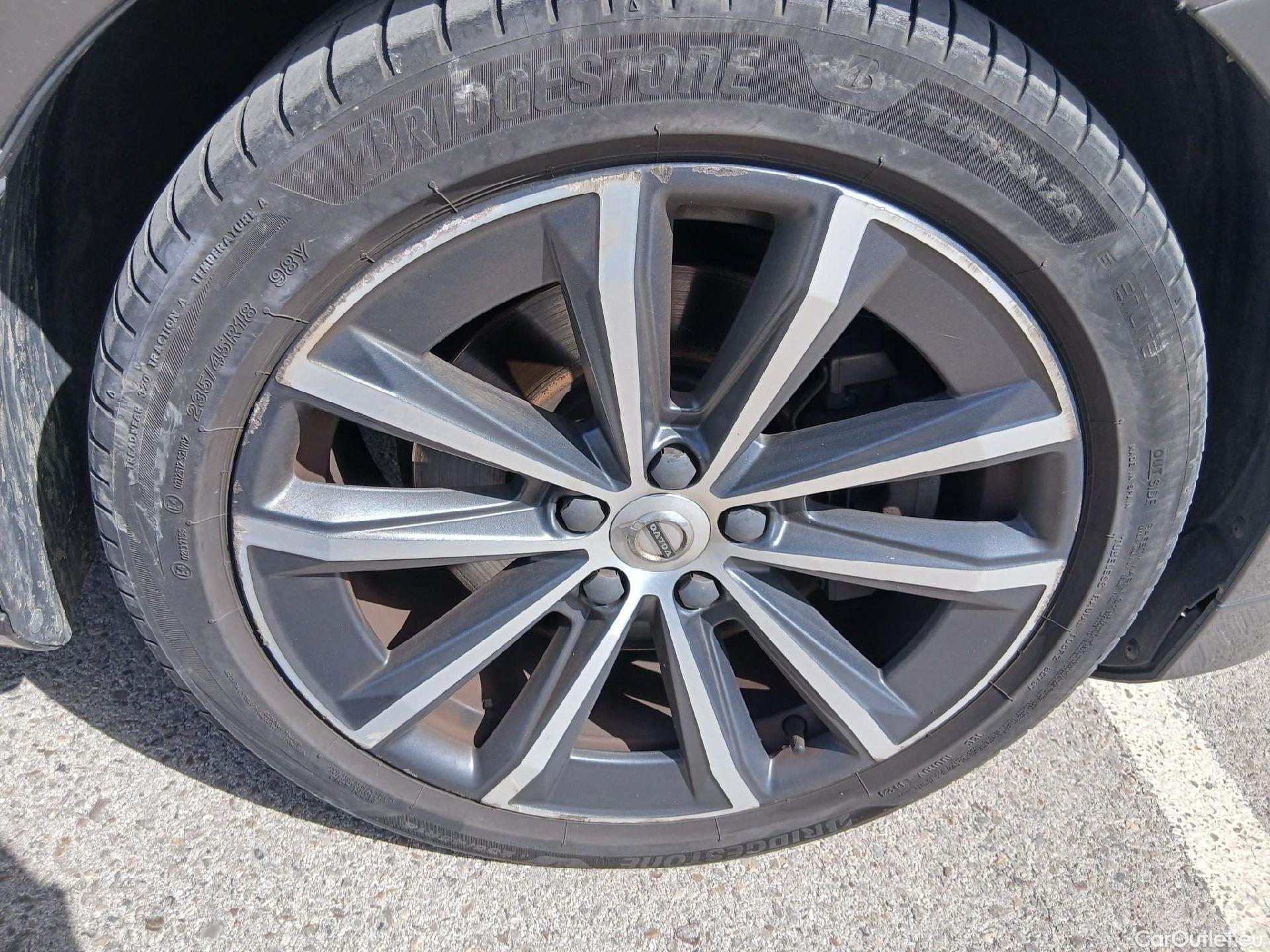  Volvo  V60 VOLVO  / 2018 / 5P / familiar 2.0 B4 (D) Momentum Auto #38