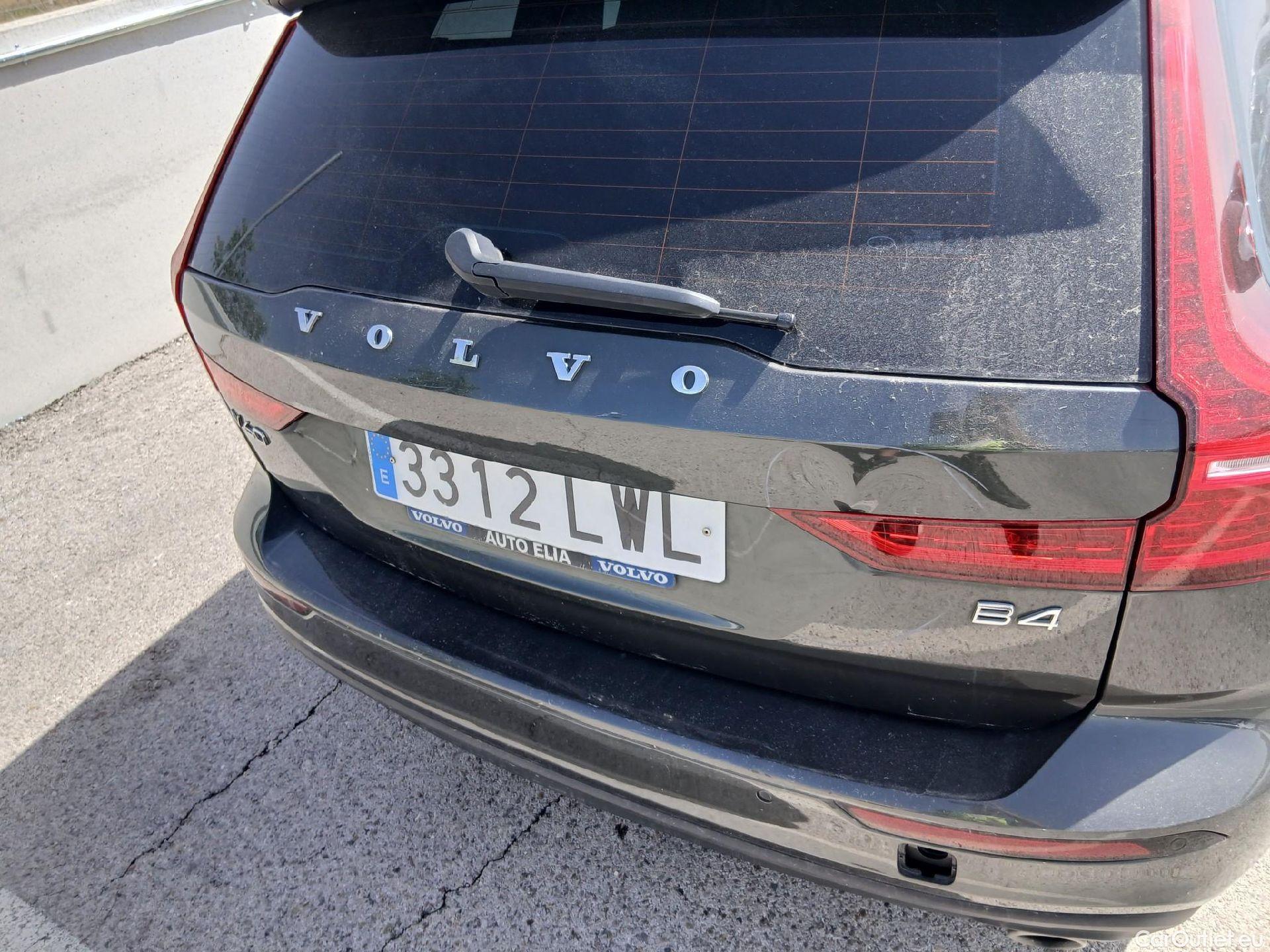  Volvo  V60 VOLVO  / 2018 / 5P / familiar 2.0 B4 (D) Momentum Auto #19
