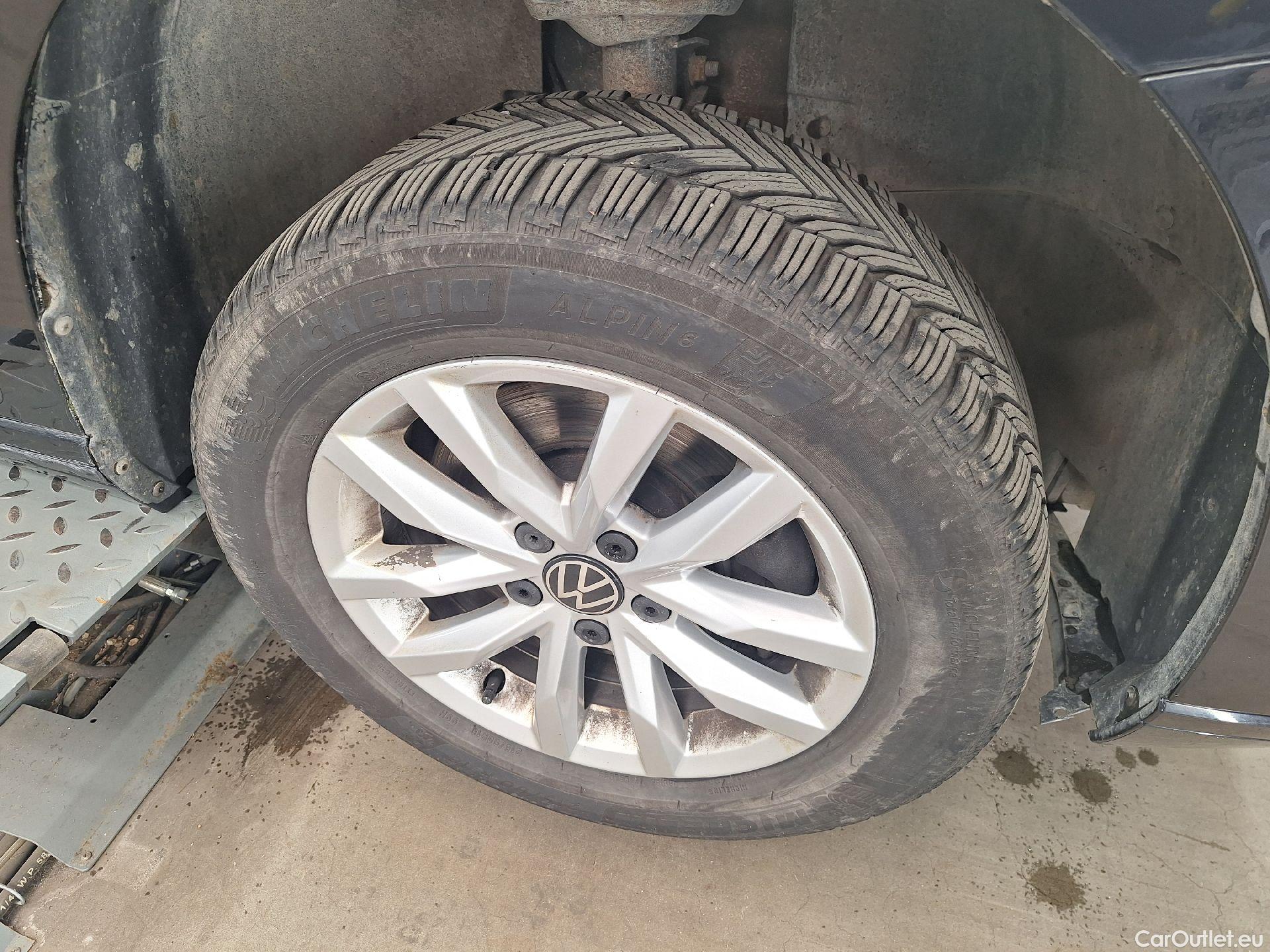  Volkswagen  Passat VW,  Variant FL'19, Volkswagen  Variant 2.0 TDI 90kW DSG Style B #53