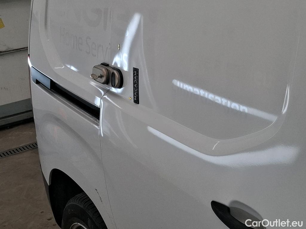 Citroen  Berlingo CITROEN  Van / 2018 / 4P / Fourgonnette Taille M 650kg BlueHDi 100 S&S BVM Club #39
