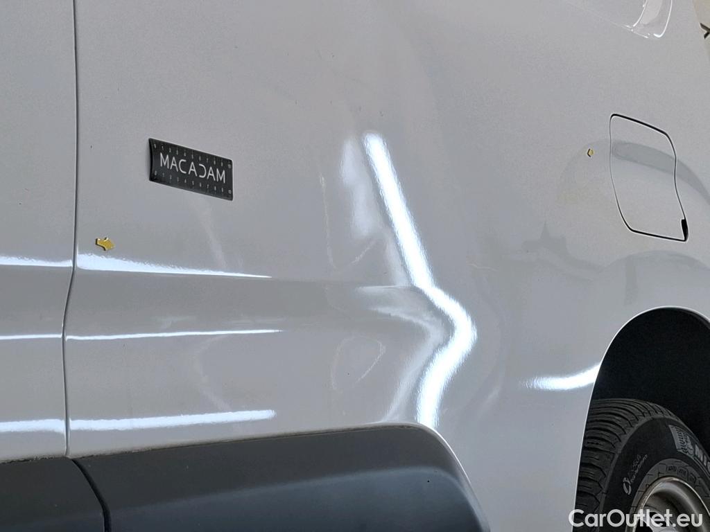  Citroen  Berlingo CITROEN  Van / 2018 / 4P / Fourgonnette Taille M 650kg BlueHDi 100 S&S BVM Club #17