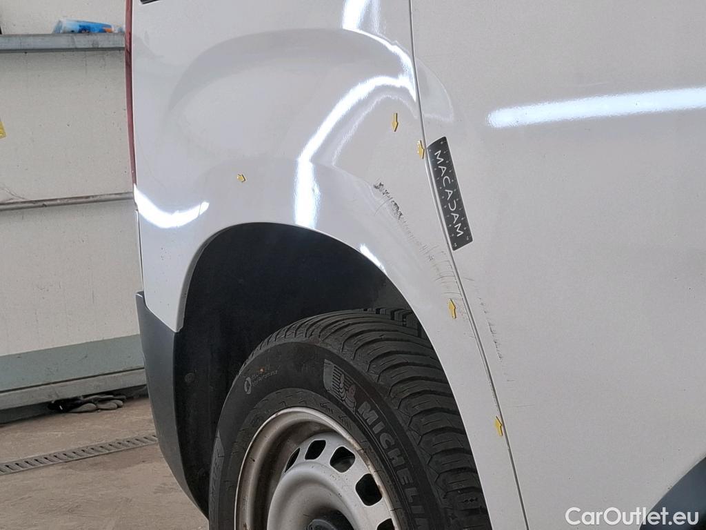 Citroen  Berlingo CITROEN  Van / 2018 / 4P / Fourgonnette Taille M 650kg BlueHDi 100 S&S BVM Club #4