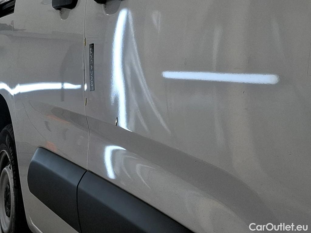  Citroen  Berlingo CITROEN  Van / 2018 / 4P / Fourgonnette Taille M 650kg BlueHDi 100 S&S BVM Club #22