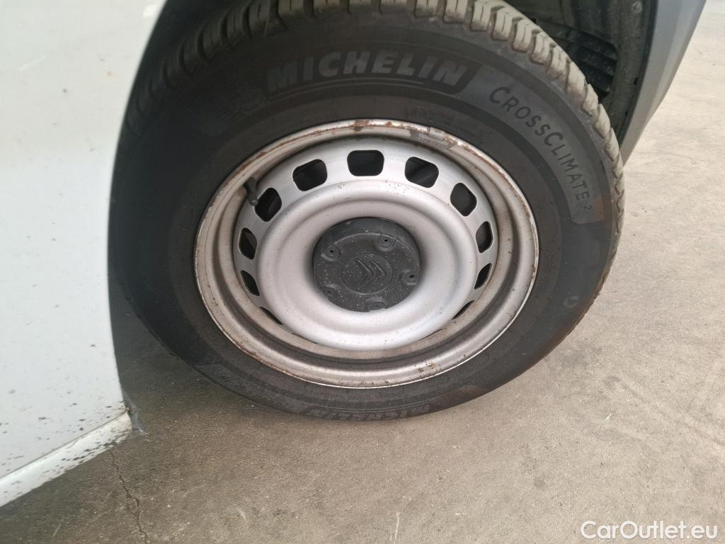  Citroen  Berlingo CITROEN  Van / 2018 / 4P / Fourgonnette Taille M 650kg BlueHDi 100 S&S BVM Club #47