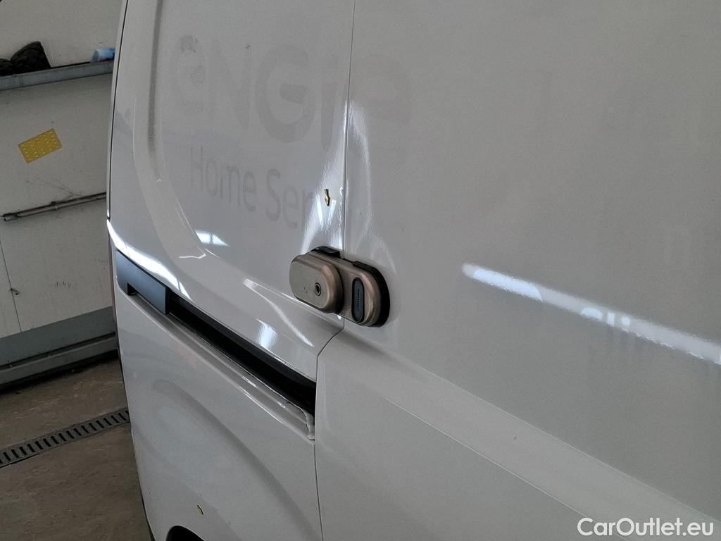  Citroen  Berlingo CITROEN  Van / 2018 / 4P / Fourgonnette Taille M 650kg BlueHDi 100 S&S BVM Club #2