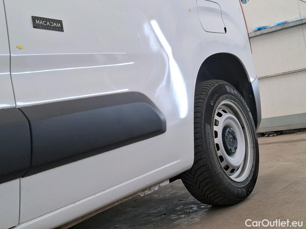  Citroen  Berlingo CITROEN  Van / 2018 / 4P / Fourgonnette Taille M 650kg BlueHDi 100 S&S BVM Club #15