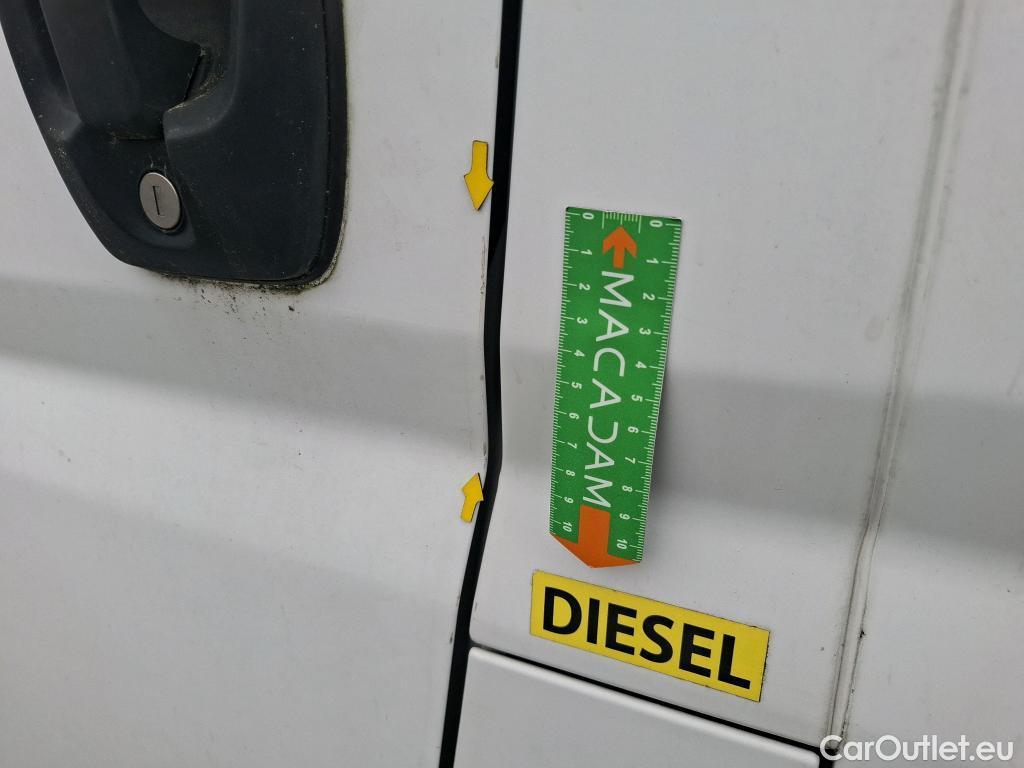  Fiat  Ducato FIAT  SC VU 2p Châssis cabine 35 L 23 Multijet 130 Pack Pro Nav #42