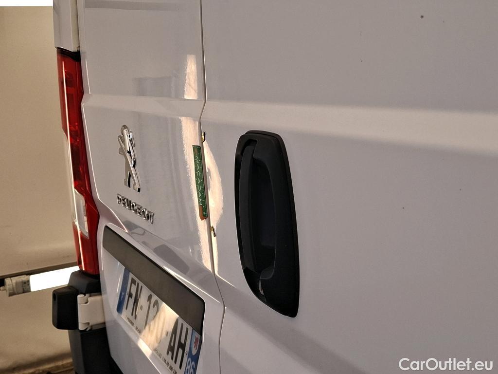  Peugeot  Boxer PEUGEOT  / 2014 / 4P / Fourgon tôlé BlueHDi S&S 120 ASPHALT 333 L2H2 #2