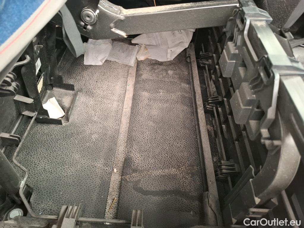  Renault  Master RENAULT  DC VU 4p Châssis double cabine DC GCf Trac F3500 L3 dCi 130 E6 #22