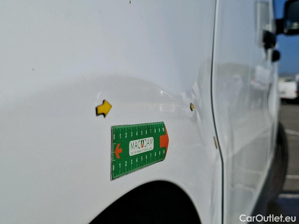  Renault  Trafic RENAULT  / 2019 / 4P / Fourgon tole NV FG GCF L1H1 1000 dCi 120 #19