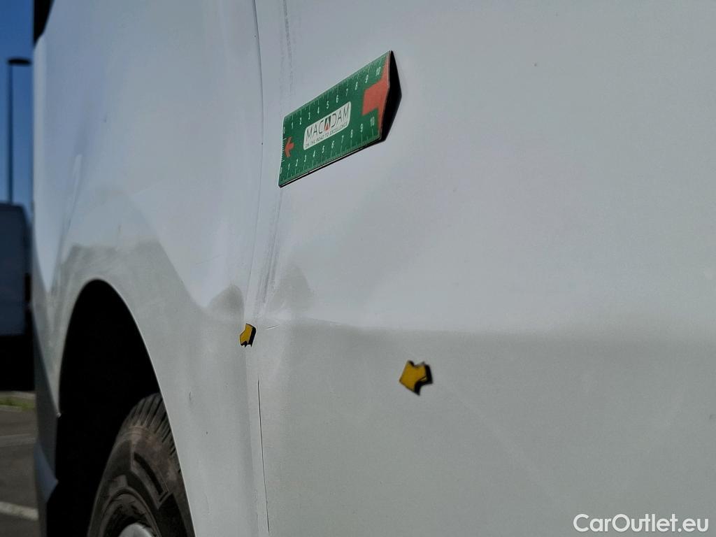  Renault  Trafic RENAULT  / 2019 / 4P / Fourgon tole NV FG GCF L1H1 1000 dCi 120 #25