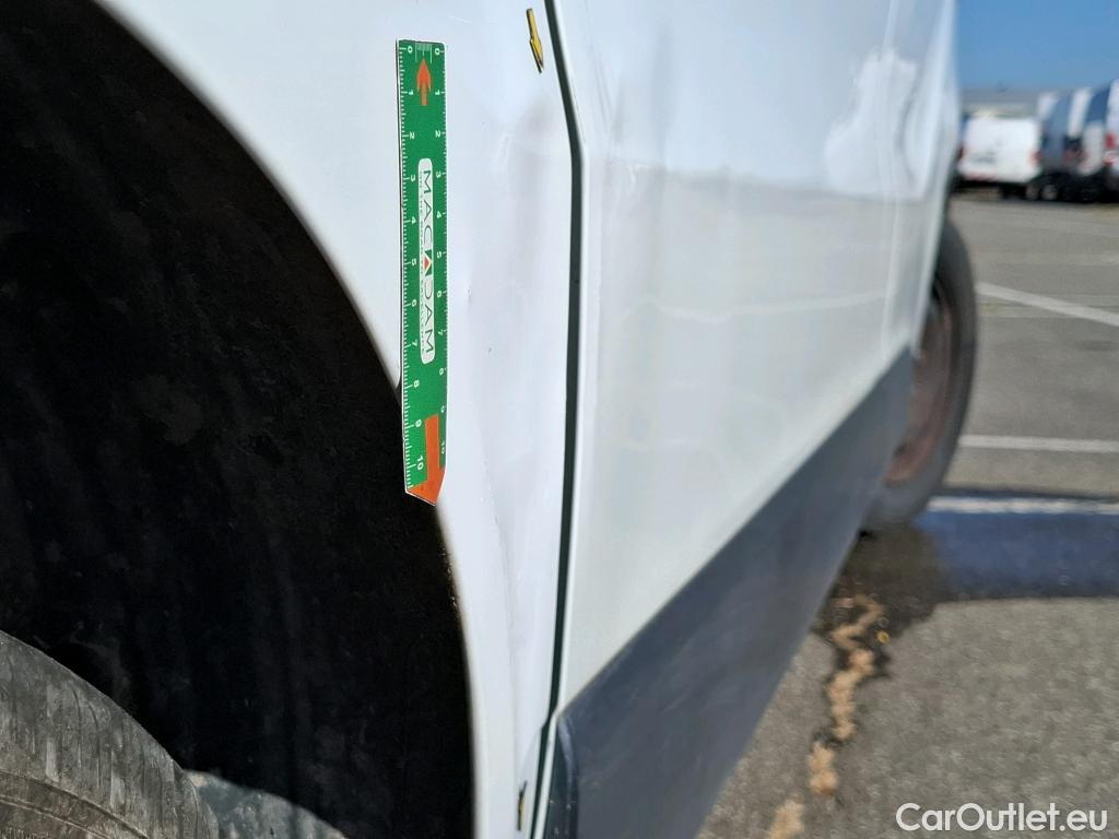  Renault  Trafic RENAULT  / 2019 / 4P / Fourgon tole NV FG GCF L1H1 1000 dCi 120 #18