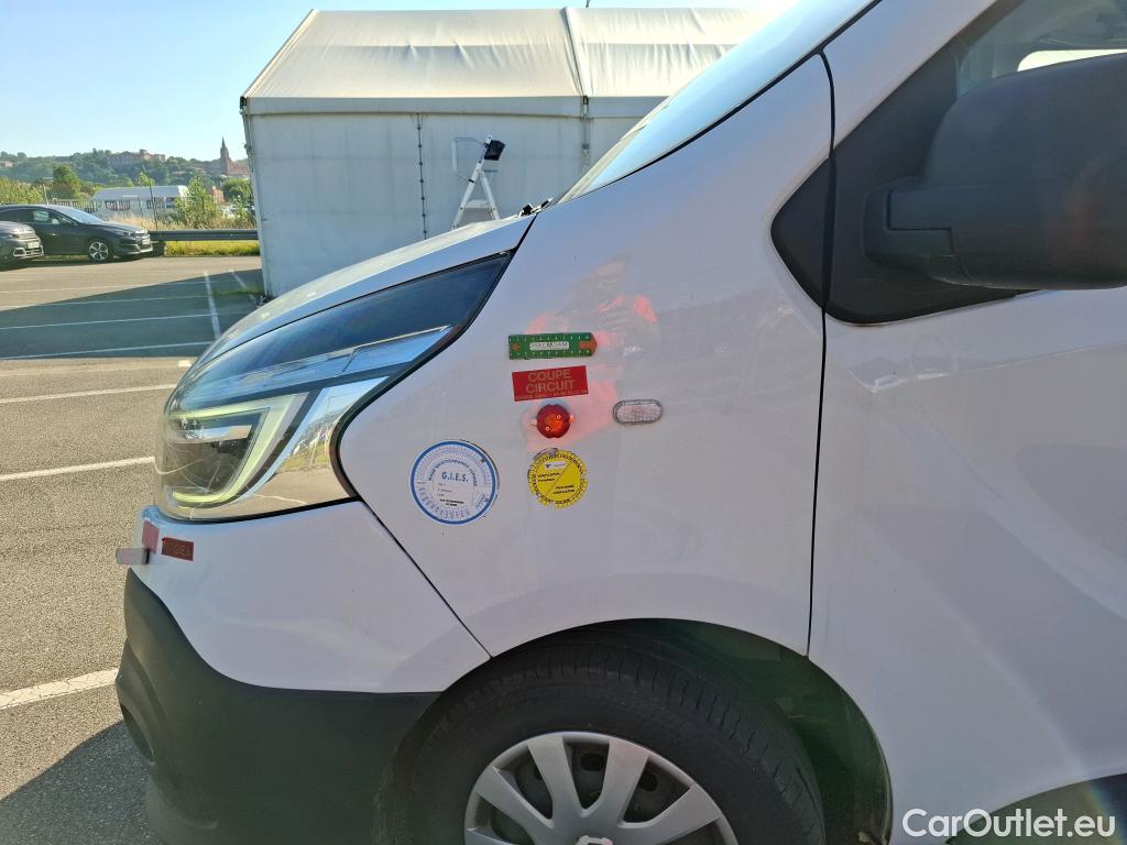  Renault  Trafic RENAULT  / 2019 / 4P / Fourgon tole NV FG GCF L1H1 1000 dCi 120 #28