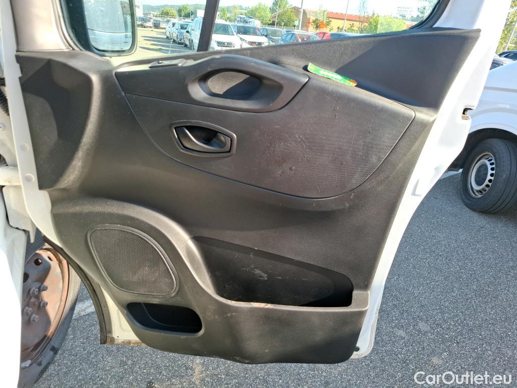  Renault  Trafic RENAULT  / 2019 / 4P / Fourgon tole NV FG GCF L1H1 1000 dCi 120 #106