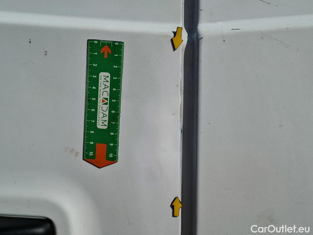  Renault  Trafic RENAULT  / 2019 / 4P / Fourgon tole NV FG GCF L1H1 1000 dCi 120 #47