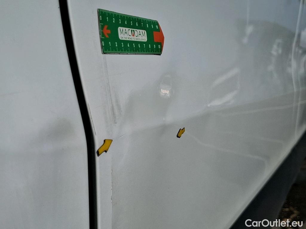  Renault  Trafic RENAULT  / 2019 / 4P / Fourgon tole NV FG GCF L1H1 1000 dCi 120 #24