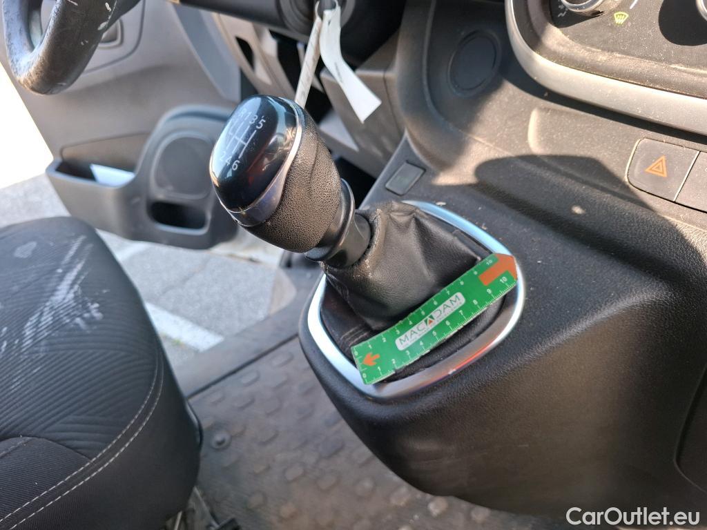  Renault  Trafic RENAULT  / 2019 / 4P / Fourgon tole NV FG GCF L1H1 1000 dCi 120 #135