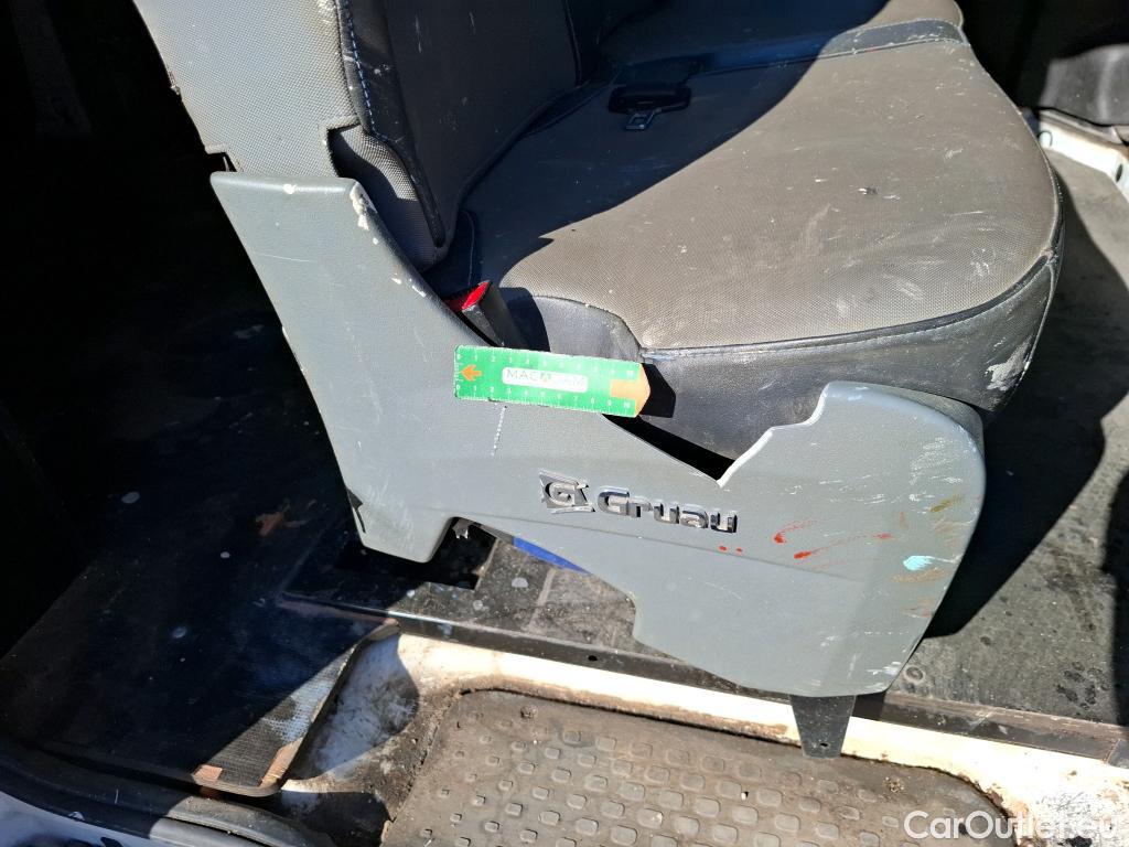  Renault  Trafic RENAULT  / 2019 / 4P / Fourgon tole NV FG GCF L1H1 1000 dCi 120 #84