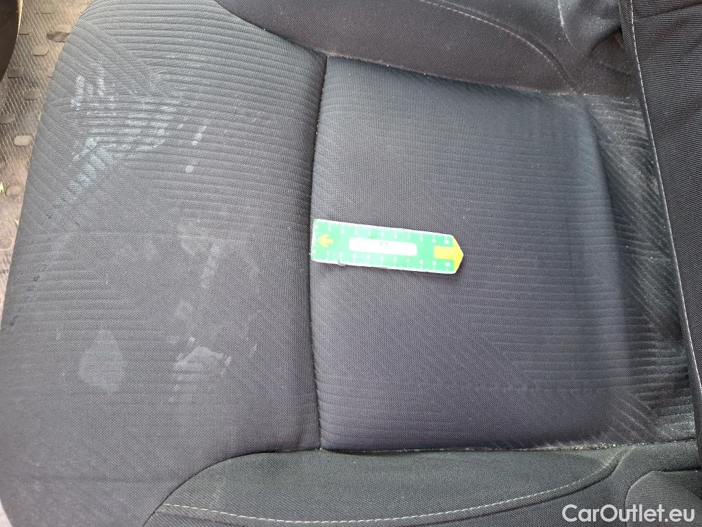  Renault  Trafic RENAULT  / 2019 / 4P / Fourgon tole NV FG GCF L1H1 1000 dCi 120 #112