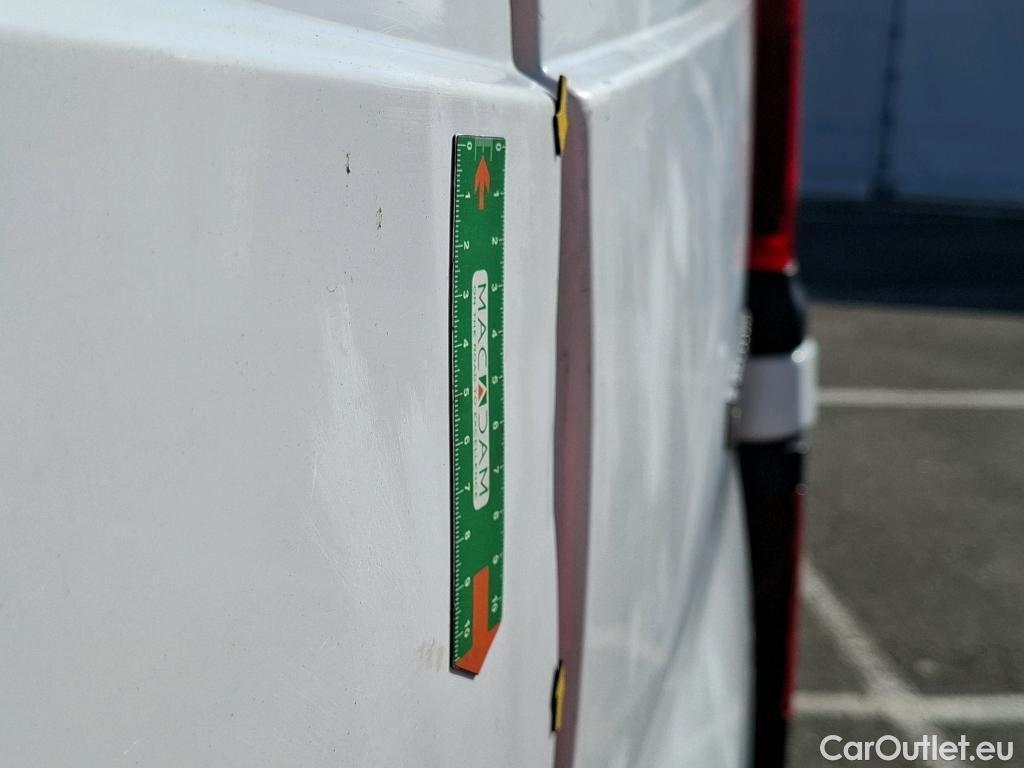  Renault  Trafic RENAULT  / 2019 / 4P / Fourgon tole NV FG GCF L1H1 1000 dCi 120 #46