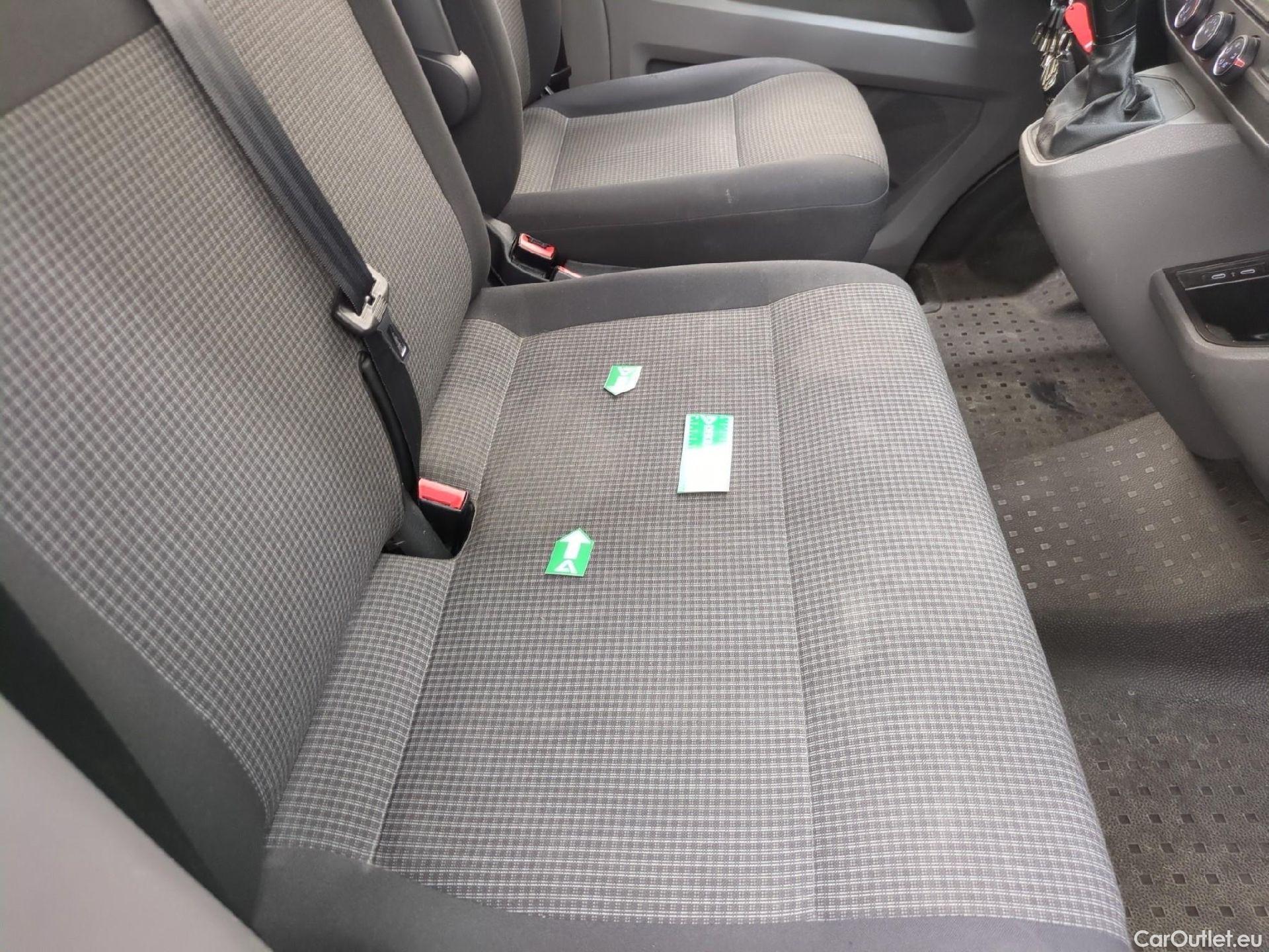  Volkswagen  Transporter VOLKSWAGEN  / 2019 / 4P / Fourgon tôlé 2.0 TDi 150 DSG7 L1H1 Business Line #4