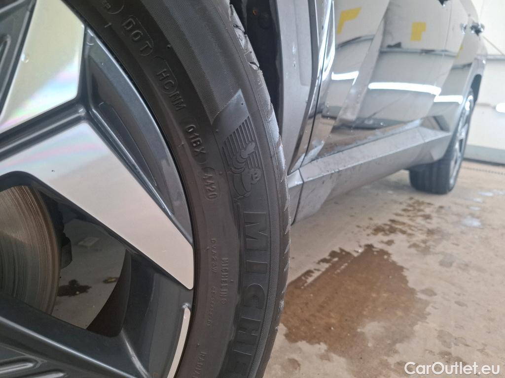  Hyundai  Tucson HYUNDAI  / 2020 / 5P / SUV 1.6 HYBRID 230 EXECUTIVE #29