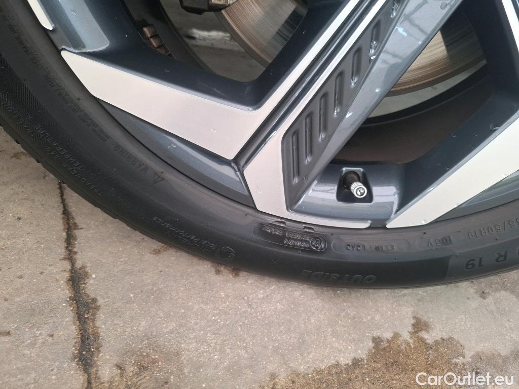  Hyundai  Tucson HYUNDAI  / 2020 / 5P / SUV 1.6 HYBRID 230 EXECUTIVE #31