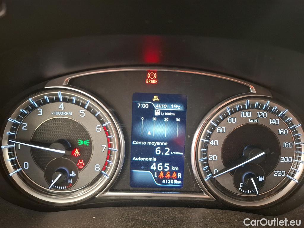  Land Rover  Discovery SUZUKI Vitara / 2015 / 5P / SUV 1.4 BOOST HYBRID PRIVILEGE ALLGRIP 4WD #25