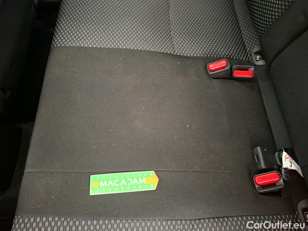  Land Rover  Discovery SUZUKI Vitara / 2015 / 5P / SUV 1.4 BOOST HYBRID PRIVILEGE ALLGRIP 4WD #24